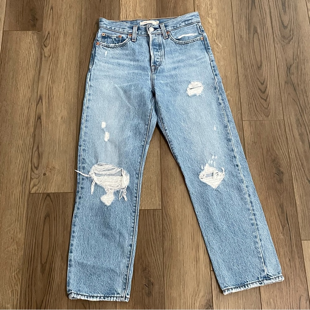 Levis Premium Wedgie Straight Button Fly Denim Light wash Blue Jeans Women’s 25